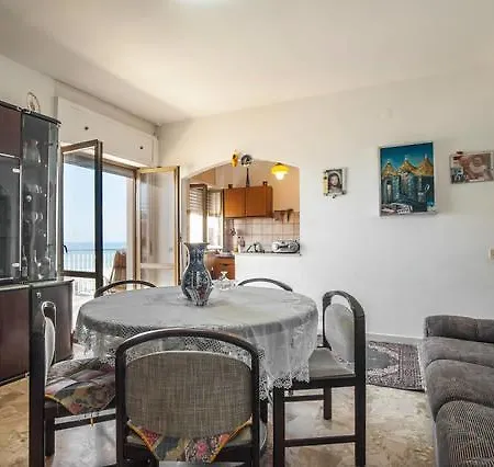 House Vesci Apartment *